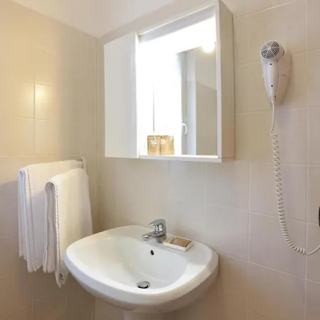 Apartman 1 Bedroom Beautiful In Domaso