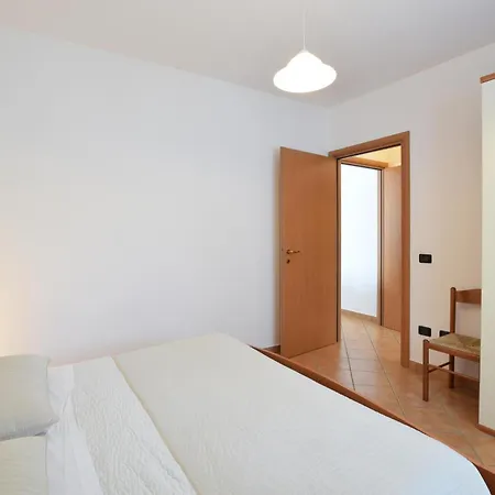 1 Bedroom Beautiful In Lägenhet *
